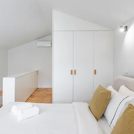 Luxury Duplex With Terrace By Perpetual Relax Apartman